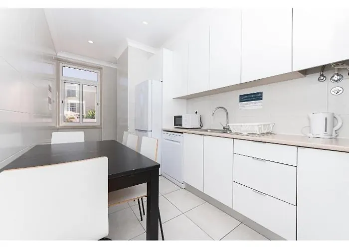 Houze Spacious 4 Bedroom Flat Near Zoo * Lisboa